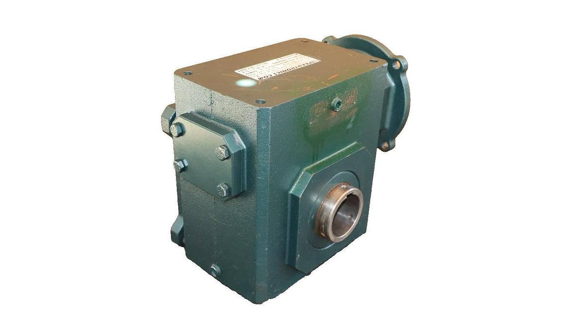Speedtronics Gear Box Speed Reducer SPFHMQ230-15-2-1 15:1 (Cracked Flange)