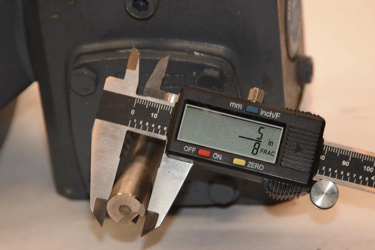 (NEW) BOSTON GEAR F7135XB5H Ratio 5:1 1.25Hp 202 Torque Rt Angle Speed Reducer