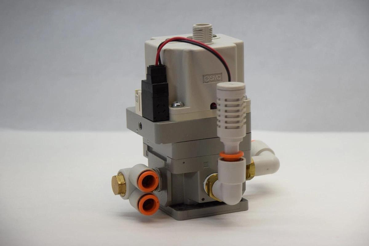 Used SMC ITV2030-31N2N4-X107 0-10Vdc / 0.7-70psi 24V Electro Pneumatic Regulator