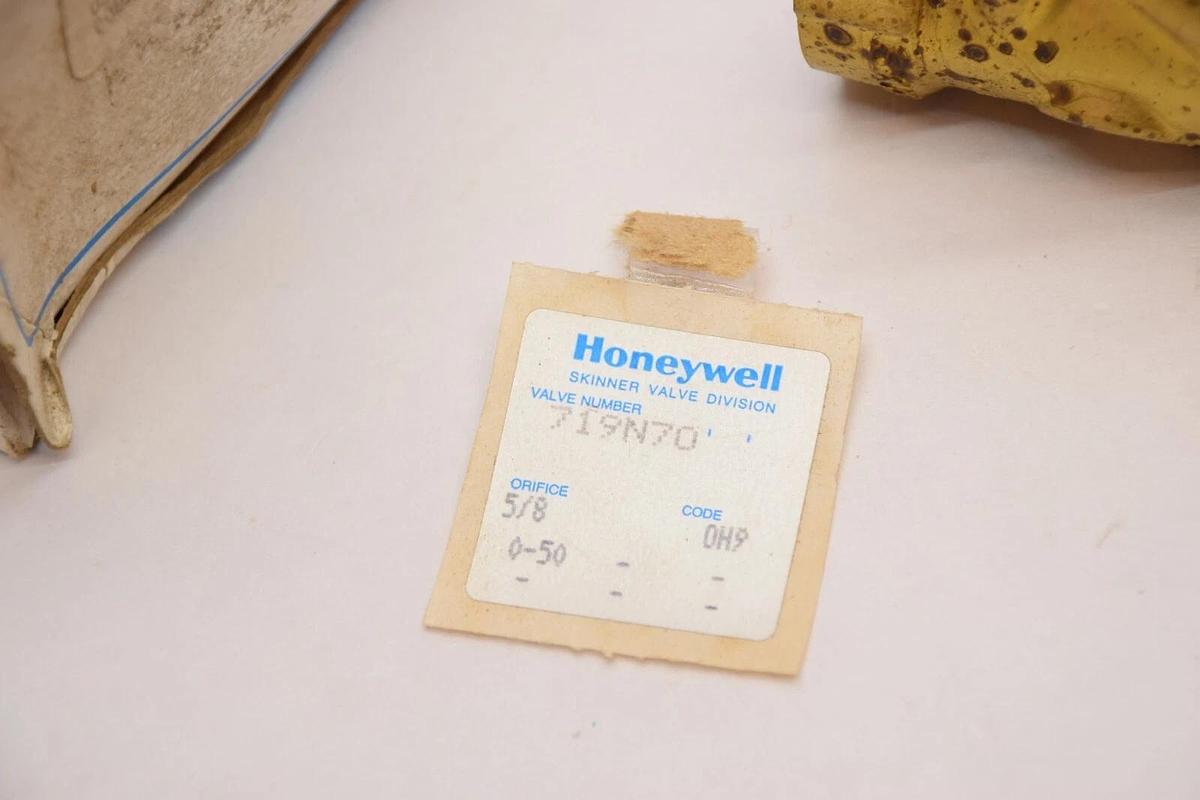 (NEW) HONEYWELL / SKINNER 719N70 2-way Valve 5/8" orifice
