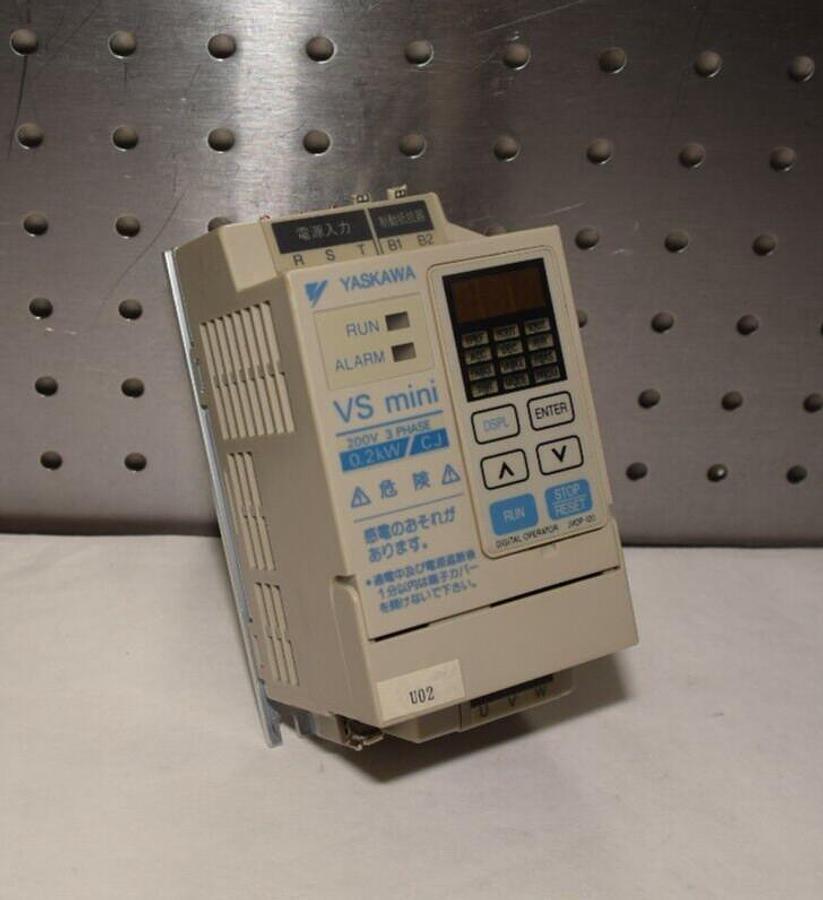 Used YASKAWA CIMR-XCJA20P2 200V 3 PHSE 0.2kW VS MINI INVERTER