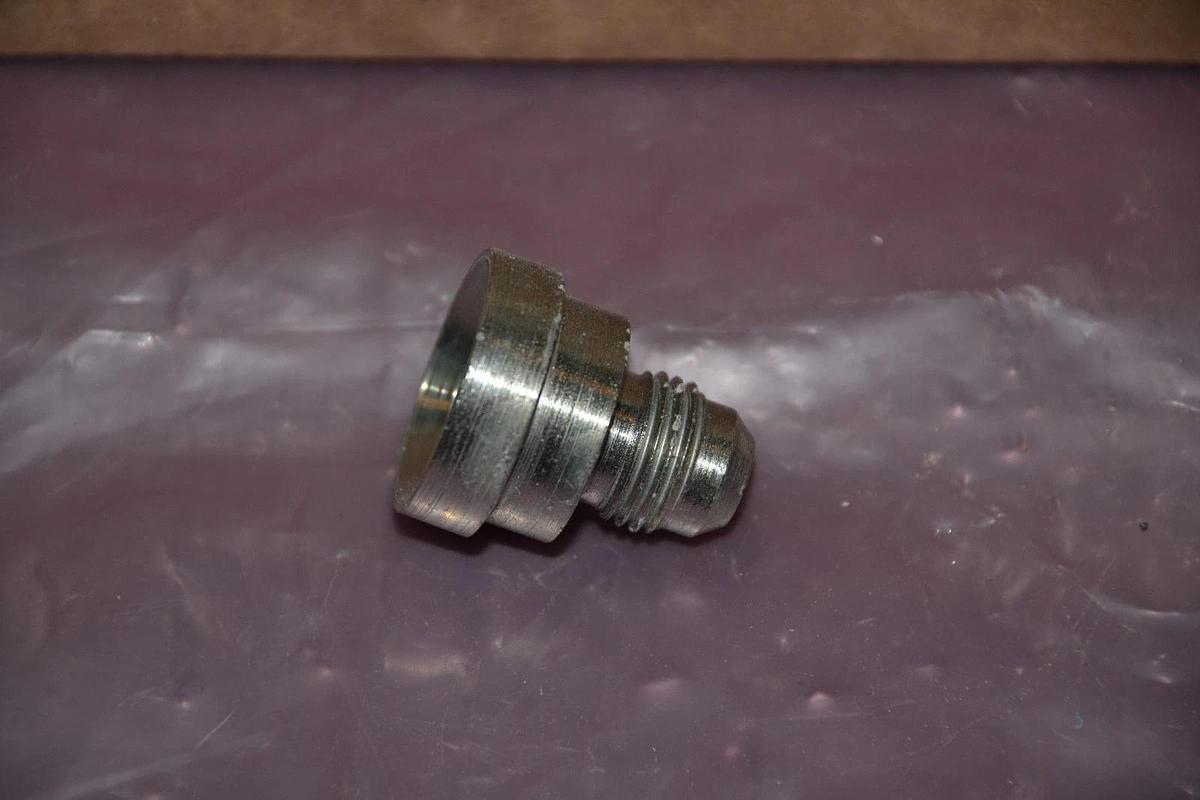 Box of 5 Parker 12F650X-S Triplelok-S ST THD Swivel 37Deg SAE STR THD NEW