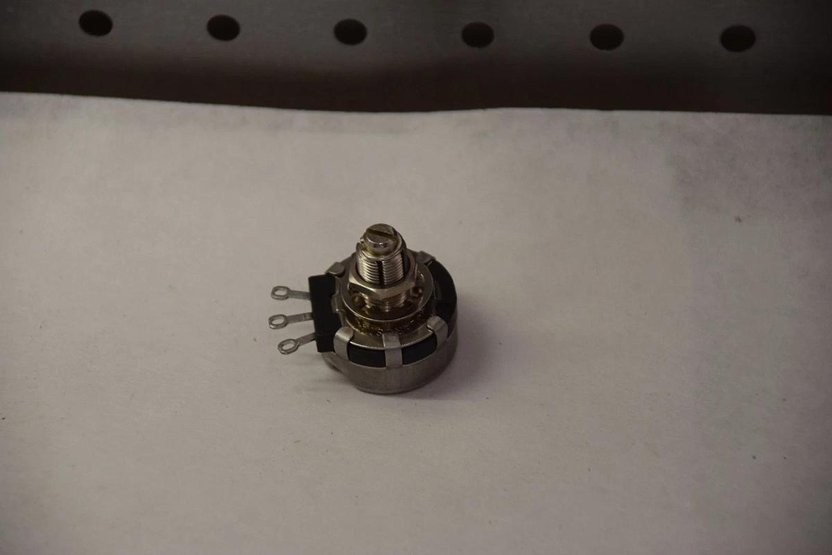 CLAROSTAT RV4LAYSA205B 53C2-2MEG-S 2 MEG omhs POTENTIOMETER NEW