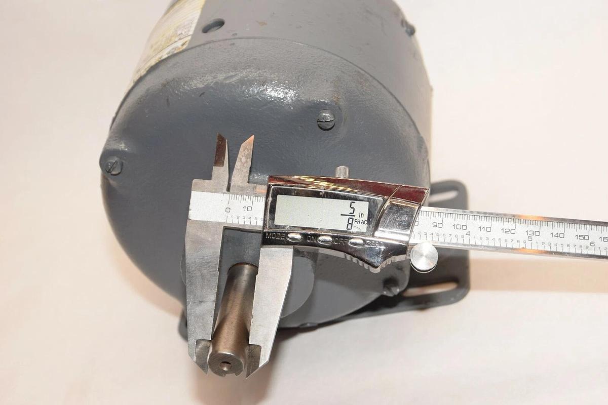 (NEW) GE MOTORS 5BC42AB1729F BC42 Dc Tach 50Vdc 5/8" Tachometer Generator