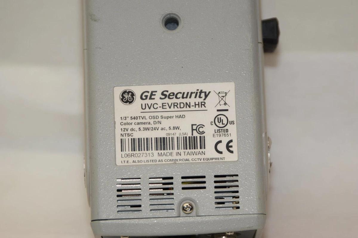 Used GE GENERAL ELECTRIC UVC-EVRDN-HR 1/3" Color Camera W/ Computar 2.6mm 1:1.6 Lens