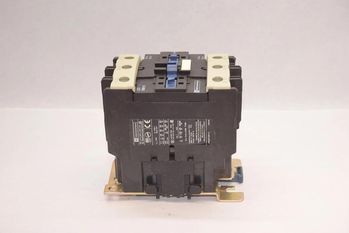 Used TELEMECANIQUE LC1 D8011 , LC1D8011 3Ph Contactor 110V Coil