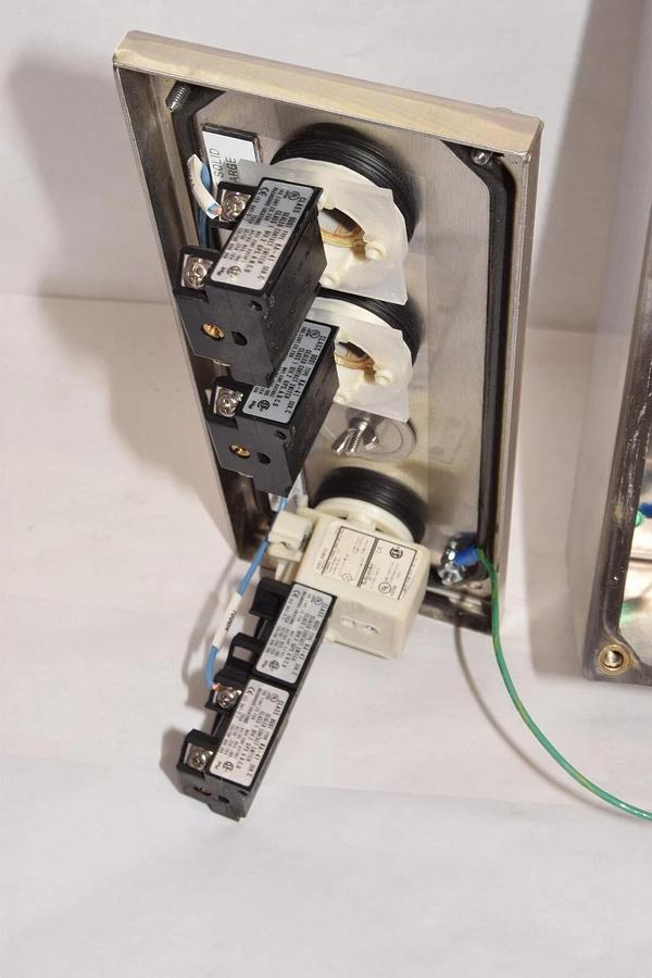 SCE Saginaw SCE-4PBXSS6 Control Panel Enclosure Buttons Emergency Stop Unit NEW