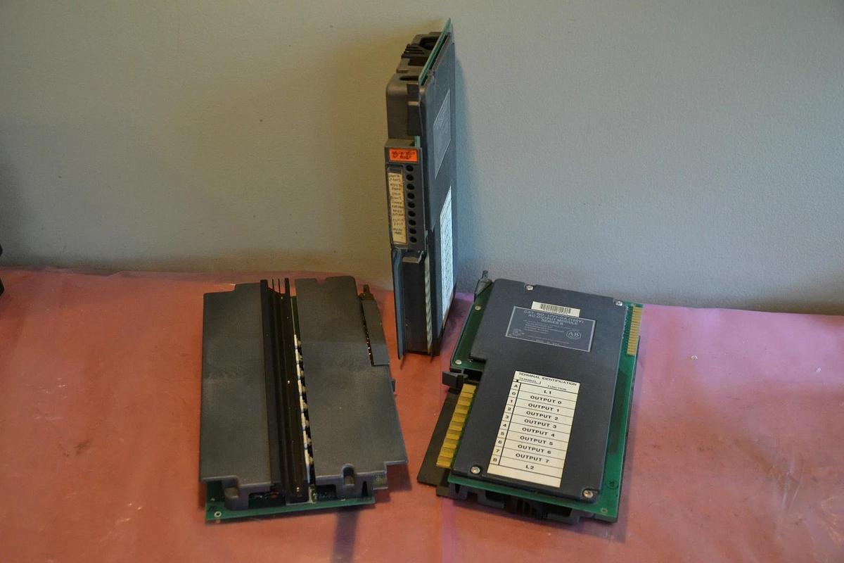 Used (LOT OF 3) ALLEN BRADLEY AC OUTPUT MODULE SER. B 1771-OA 1771 OA 1771OA
