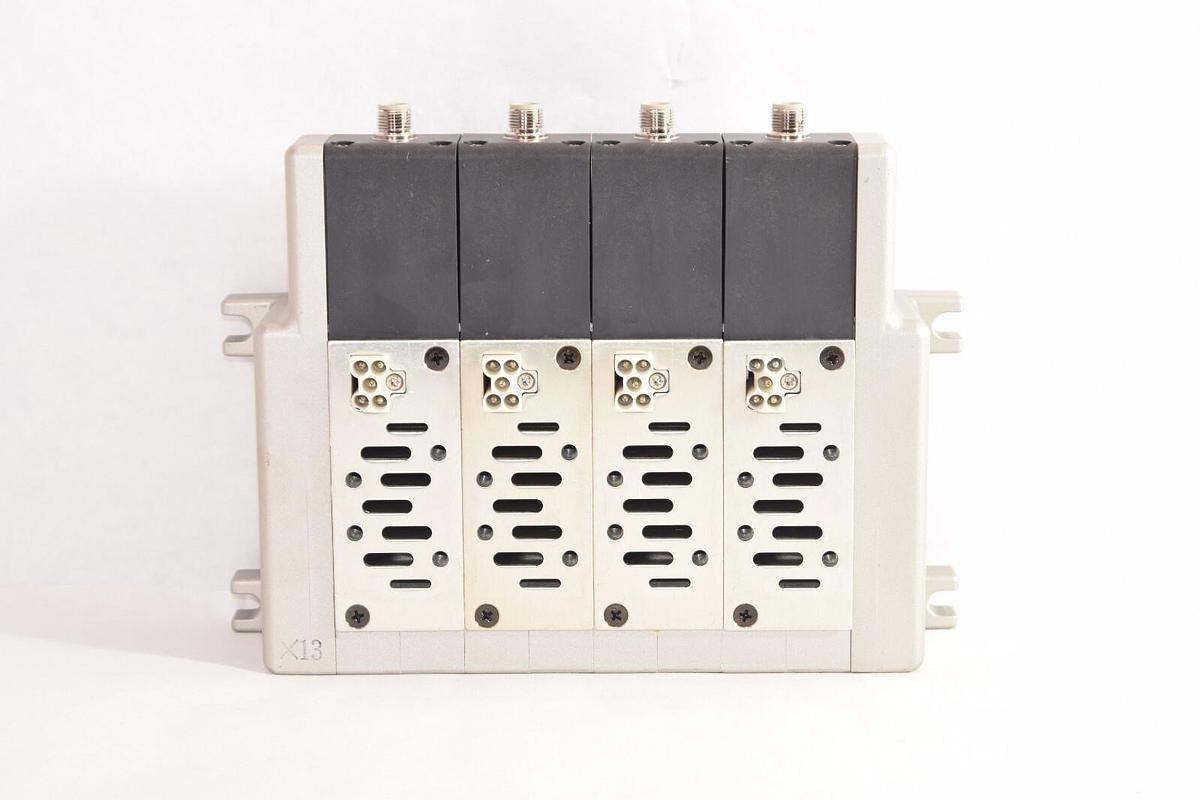 (NEW) SMC VV814-03S-W04BT-X13 Pneumatic Manifold *Cosmetic Damage*