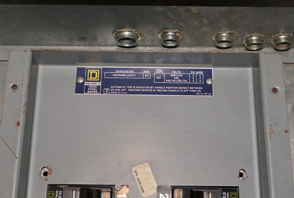 Used Square D Electric Panelboard NQOD442L225CU 225A 200A MAIN 208y/120v 3ph 4w