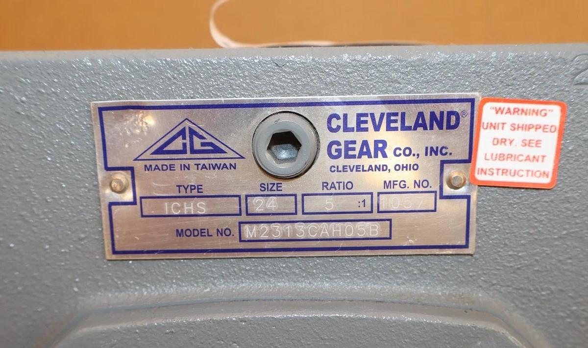 Cleveland Gear Box Speed Reducer M2313CAH05B ICHS 24 5:1 NEW