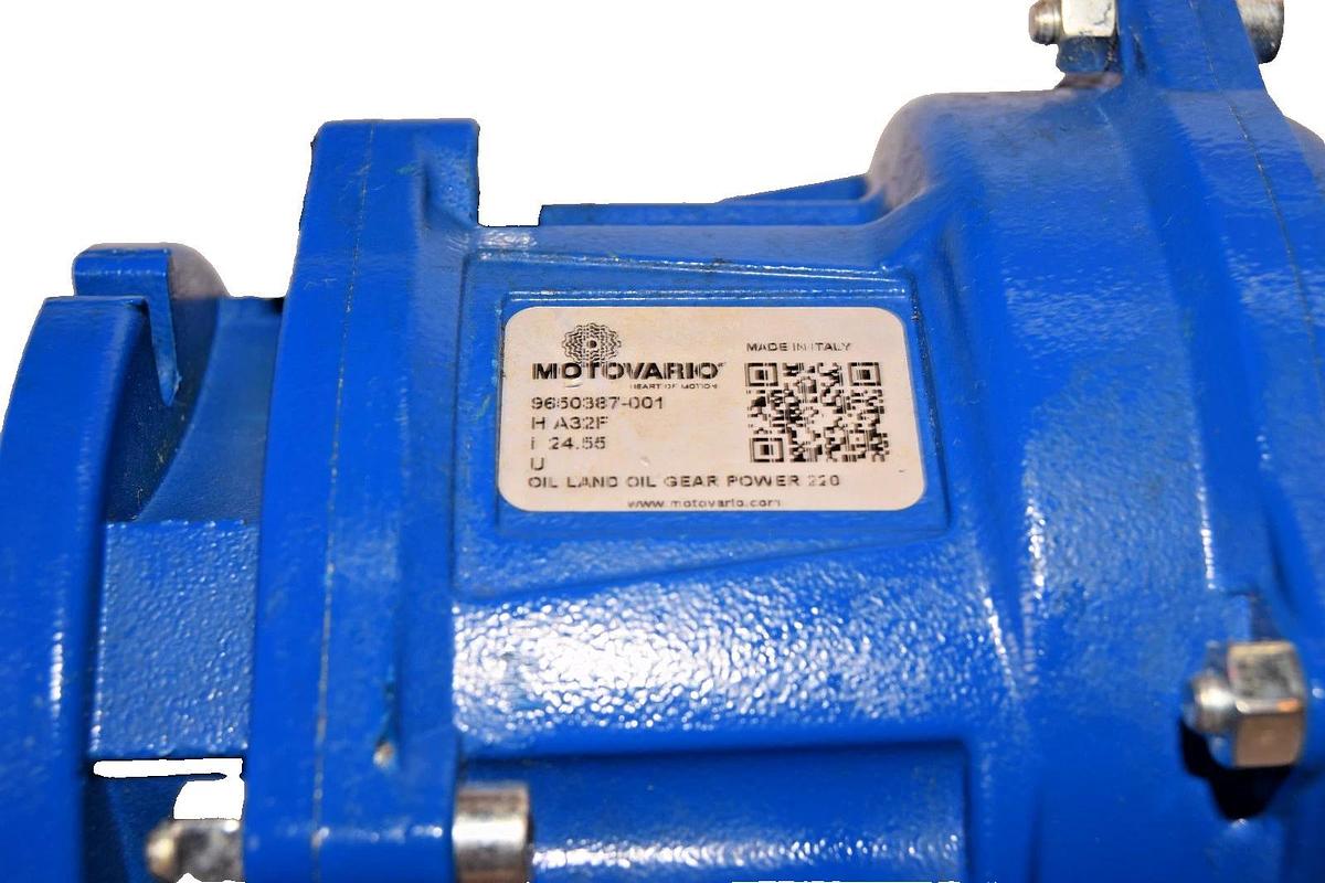 Motovario Gearbox Speed Reducer 24.55 HA32F 9650387-001 4065197/HFA32 (NEW)