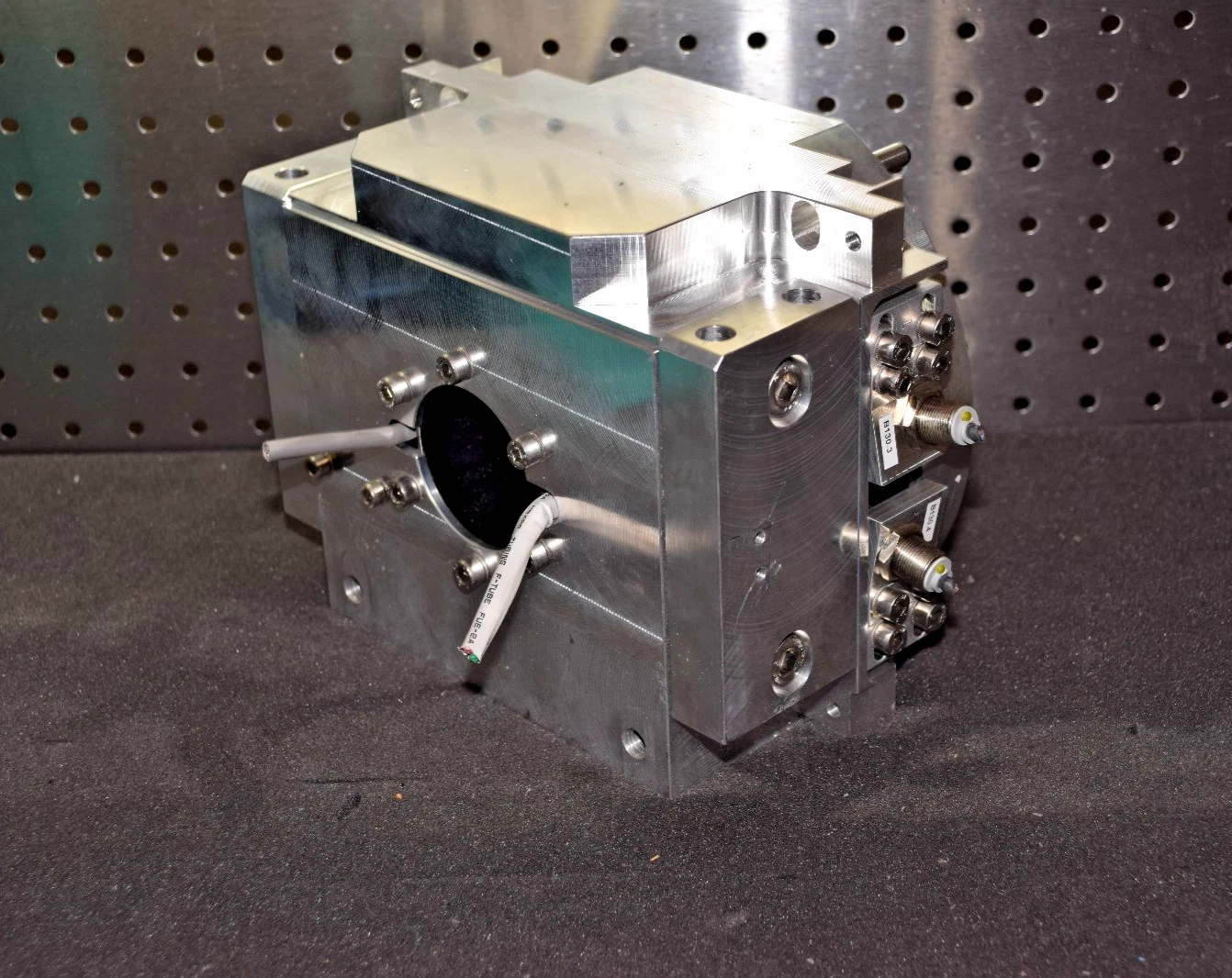 Used Yokogawa Unaxis Servo Motor DR1015B80*1C/L1, B5119203DA, 202RM46966E2
