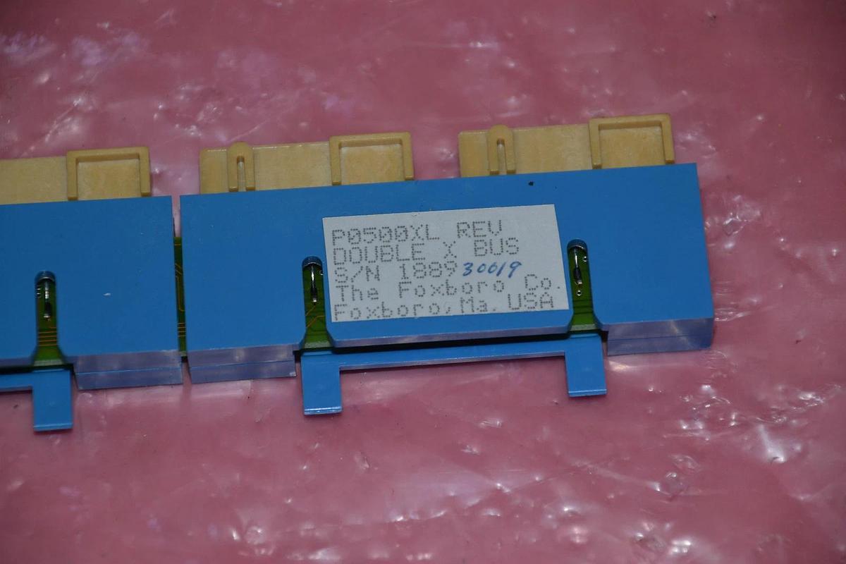 Used FOXBORO P0500XL CONNECTOR MODULE 4 SLOT DOUBLE X BUS