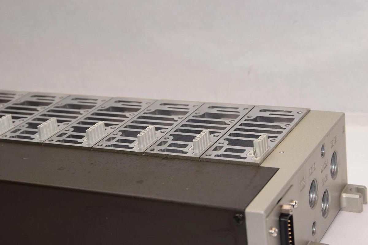 (NEW) SMC NVV5FS4-01FD-101-04T-031008CDN Manifold *No Gaskets*