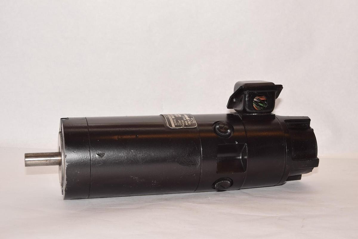 (NEW) KOLLMORGEN CORP. TME-29360-3007-D-15 3200rpm DC Servo Motor