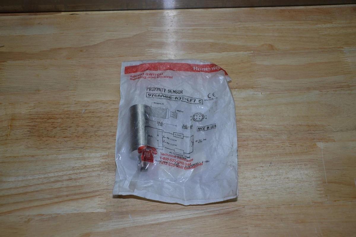 Used Honeywell Micro Switch Proximity Sensor 976AA4HI-A3T-LF7 C 976AA4HI NEW