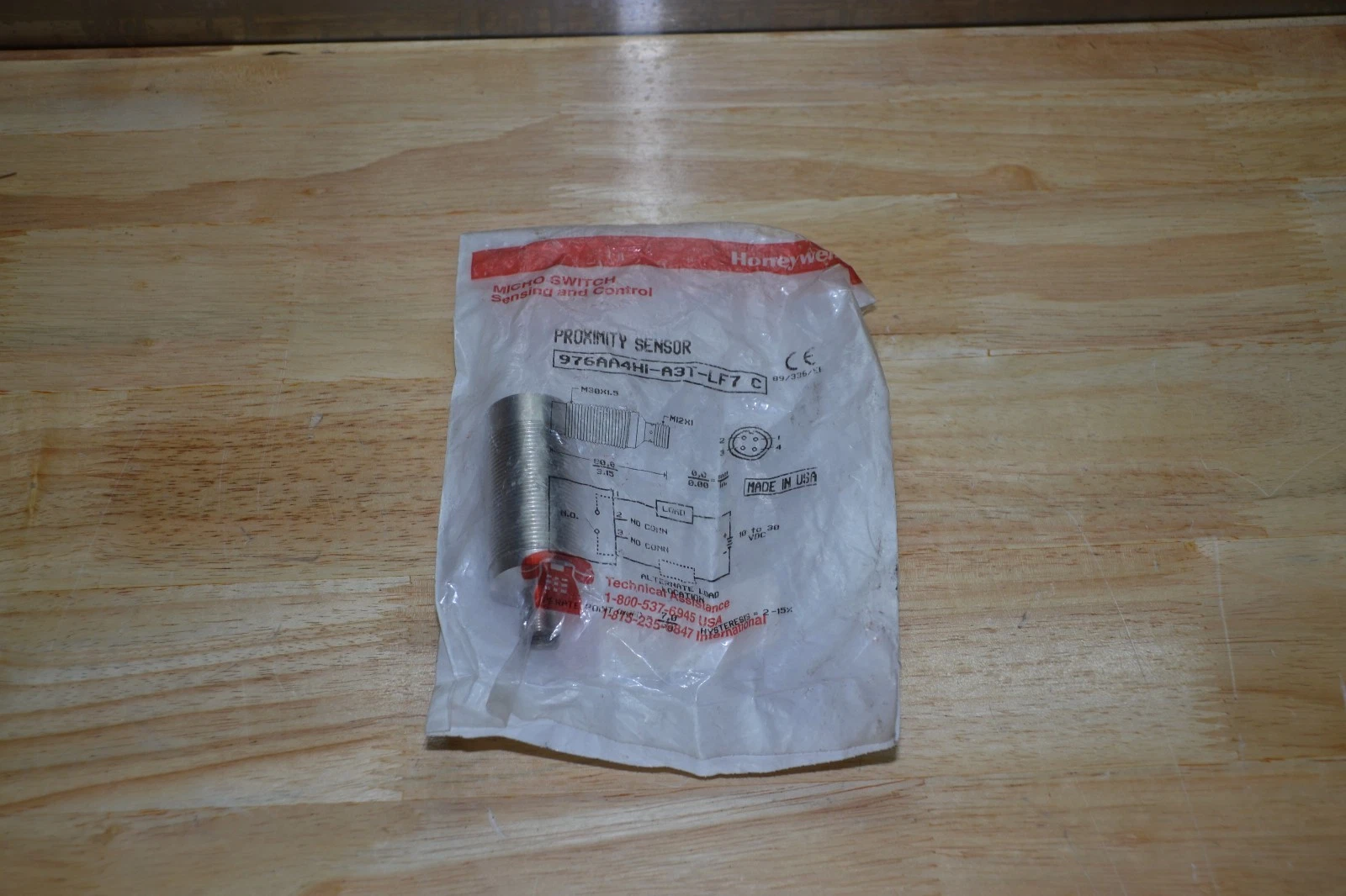 Used Honeywell Micro Switch Proximity Sensor 976AA4HI-A3T-LF7 C 976AA4HI NEW