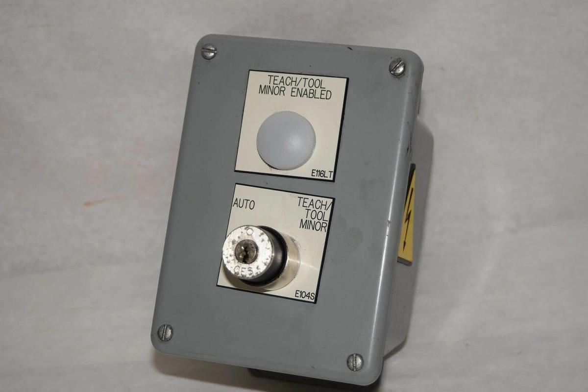 Used HOFFMANN ED2PBM Enclosure ECS-4035 0577-13K5 R4B2 2 5Pin Push Button Key Switch