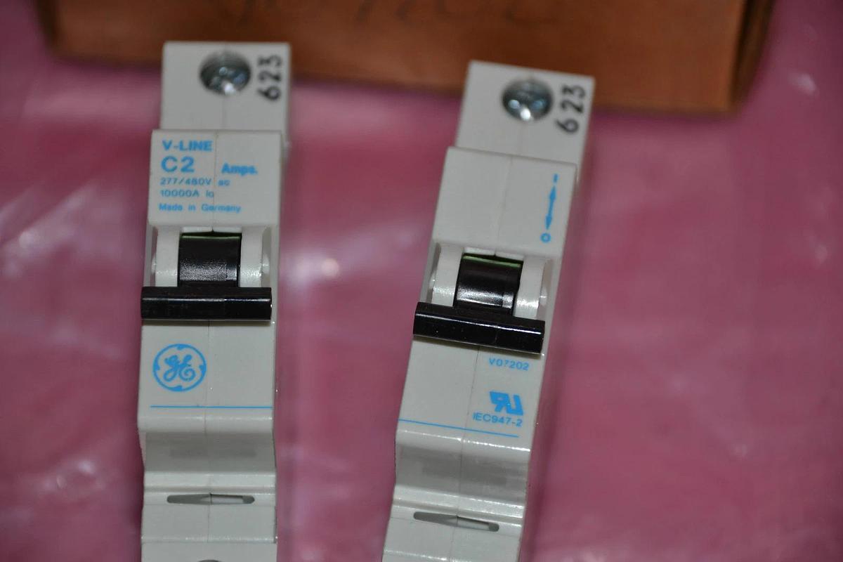 GENERAL ELECTRIC CIRCUIT BREAKER V07202 V-07202 V 07202 C2 C2 Amps NEW