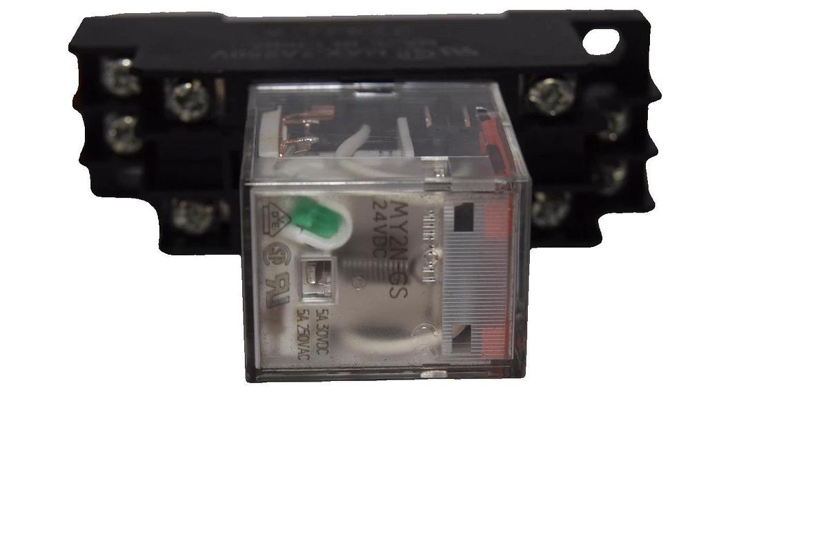 Used (Lot of 4) OMRON MY2N-GS MY2NGS 24 Vdc 24vdc Relay with Base 2747CX