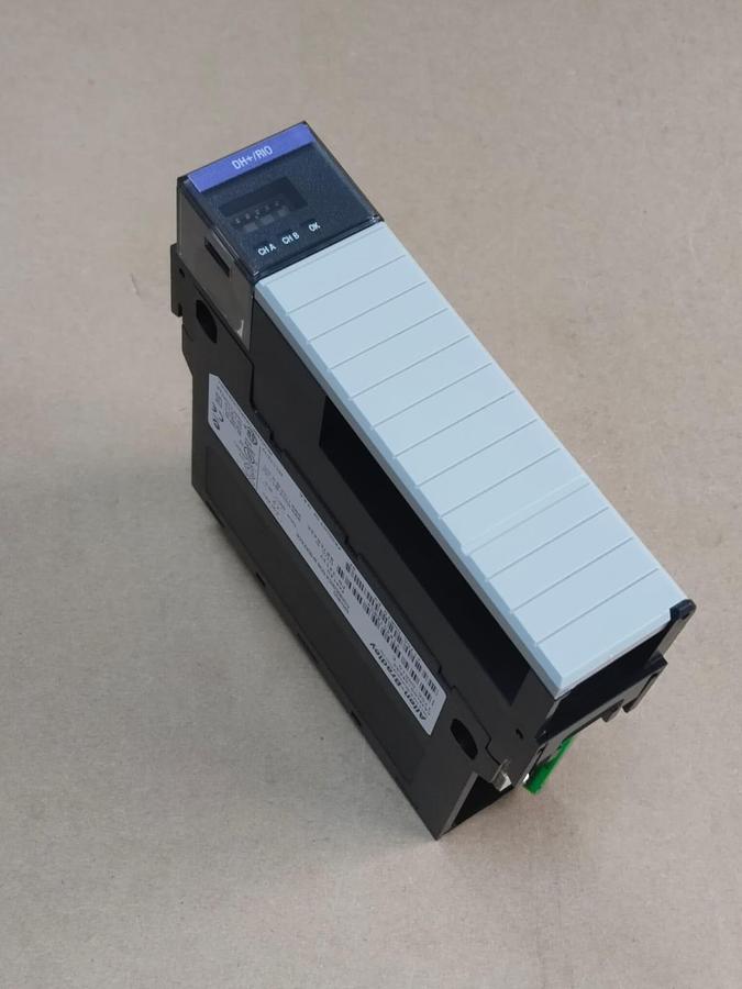 Used MODICON PC-L984-785 PROGRAMMABLE CONTROLLER with AS-E785-904 memory module 785L