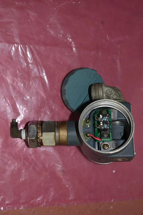 Used FOXBORO P/I CONVERTER 892-2 892 2 8922 97031858 15 PSI 12.5-36 V