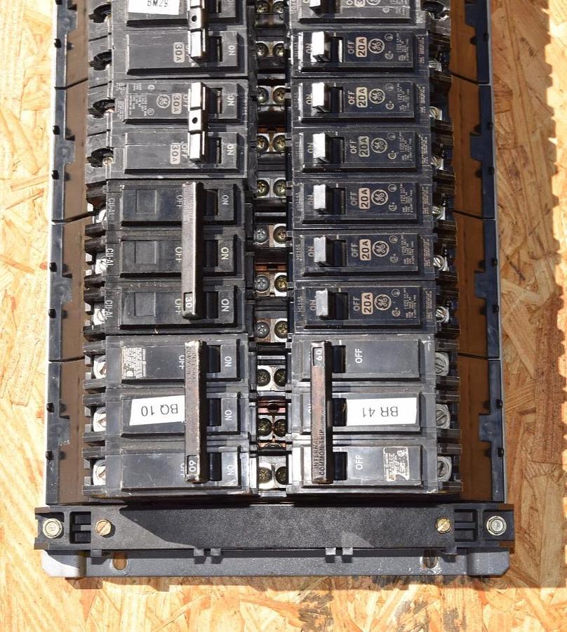 Used General Electric GE A Series Panelboard Interior AQL3422ATX AXB4 225a 3ph 4w