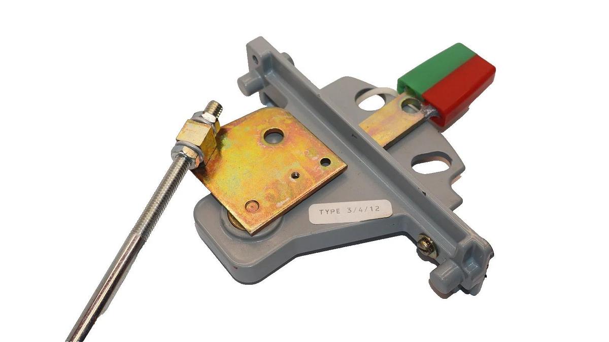 Used GE / GENERAL ELECTRIC TYPE 3/4/12 Disconnect Handle Circuit Breaker On/OFF