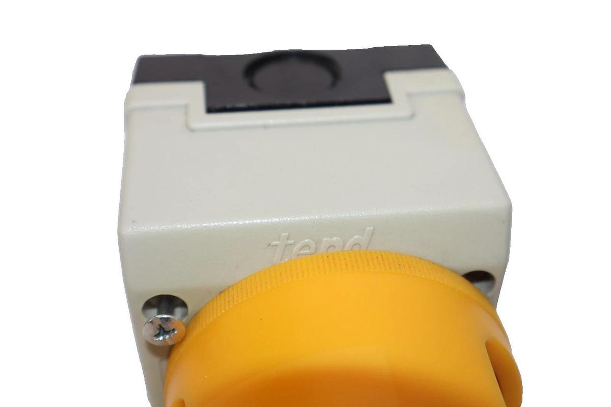 Used Tend / Idec Emergency Stop Button Push Button With Guard
