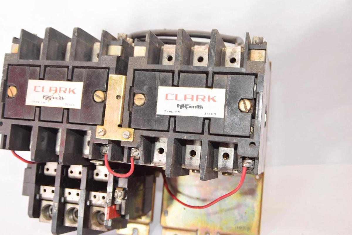 Used CLARK AOSmith T30U033 TM Size 3 3Ph Reversing Starter 120V Coil