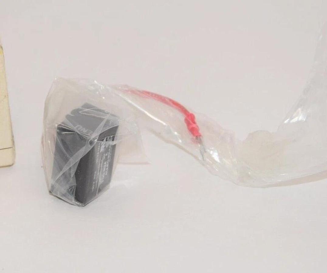 (NEW - Lot of 4) ALLEN BRADLEY 700-N24 Series A 150V Surge Suppressor