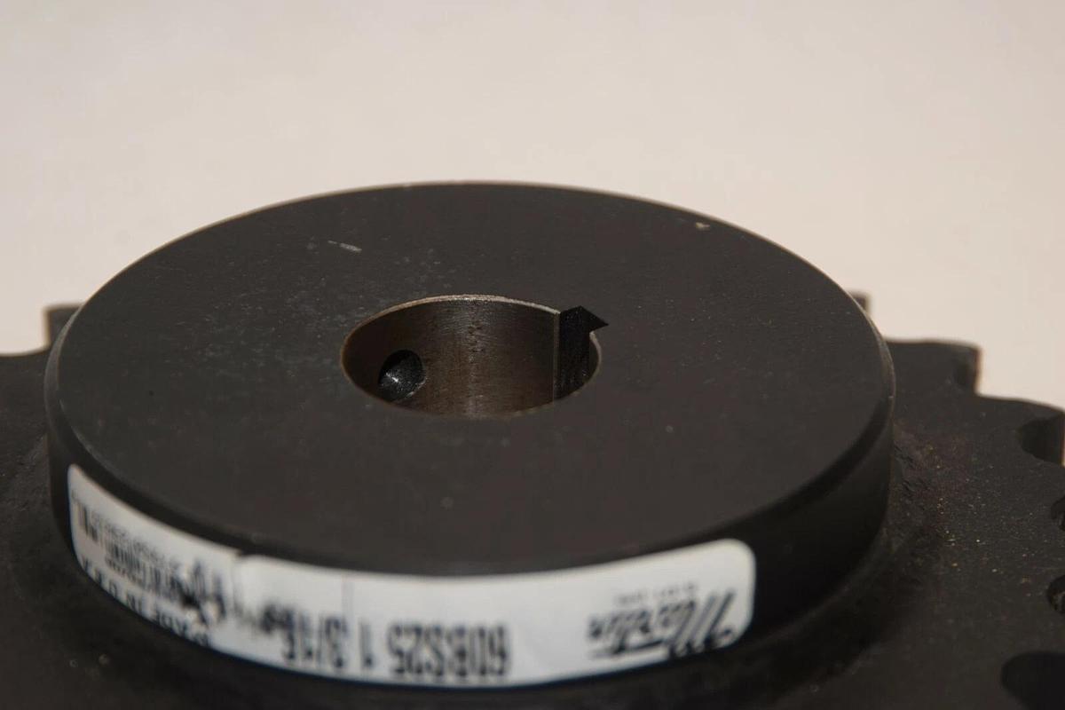 (NEW) MARTIN 60BS25 1-3/16 1-3/16" Bored Key 25 Tooth Sprocket