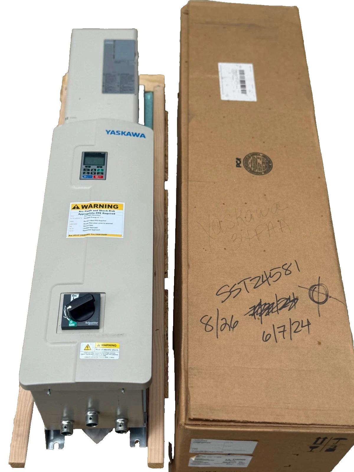 YASKAWA Z100 Drive CIMR-ZU4A0034FAA 3ph 480v w/ Z1C1B034PC *NEW take out*