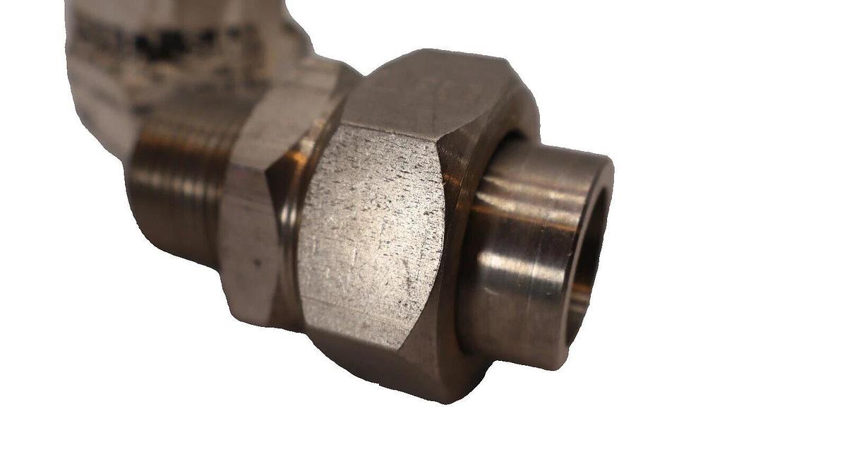 Used (Lot of 2) SSP A16-KSWC IZY 316 S/S Union 1" NPT To Tube Connector Tube to Pipe