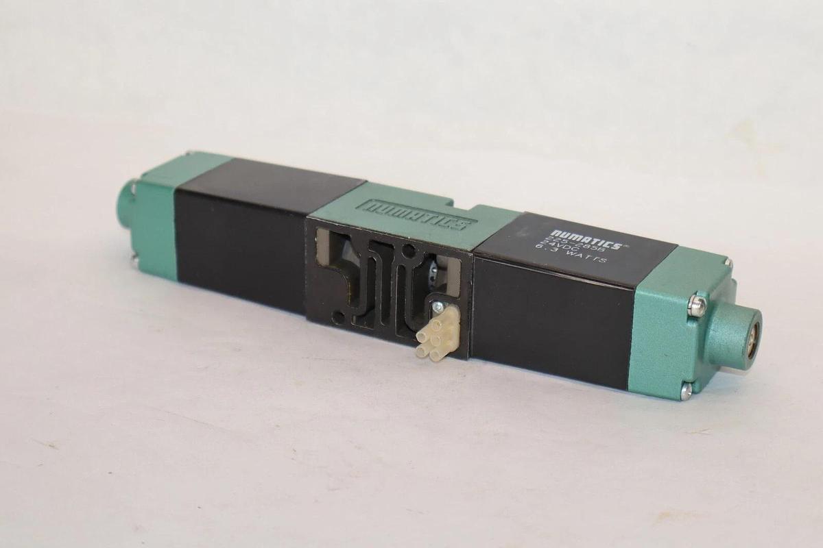 (NEW) NUMATICS 082SS415M019M61 150psig 24Vdc .26A Amp Solenoid Valve