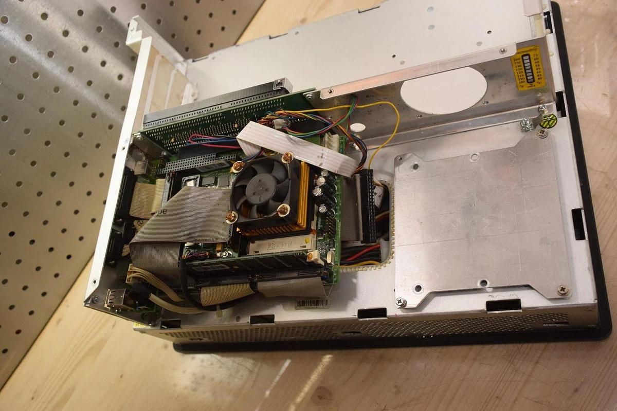 Used GE Fanuc Intelligence Panel IPC 44A751082-002R08 **AS-IS No hard drive**