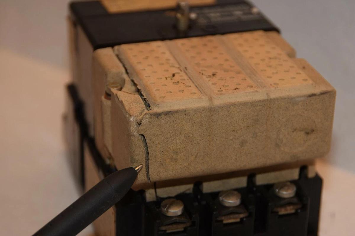 (NEW) SIEMENS Vintage R920III R20XIII25 600Vac Overload Relay