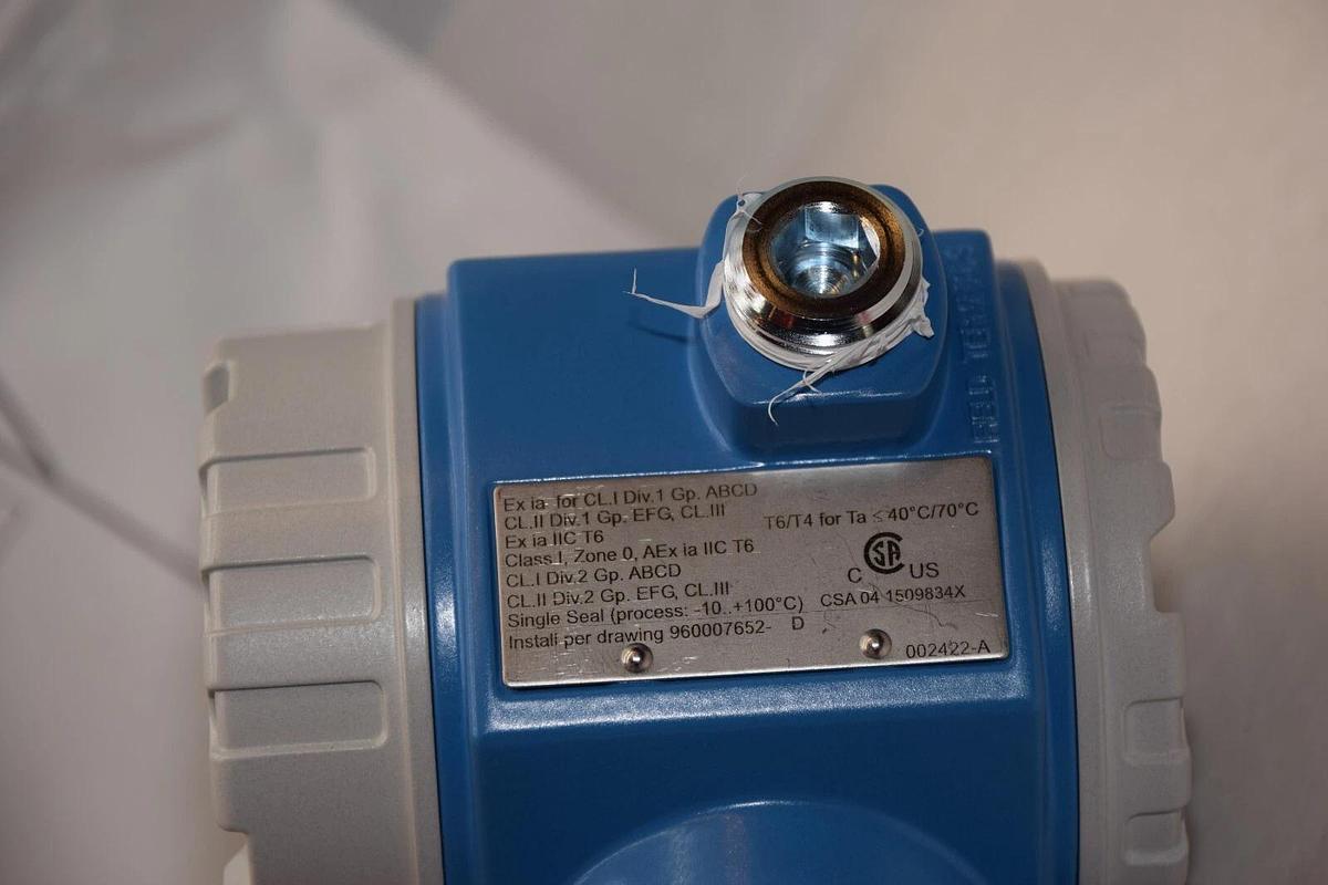 (NEW) ENDRESS + HAUSER FMB70-UBC1FB201LBA# 79.5psi Deltapilot S Pressure Sensor