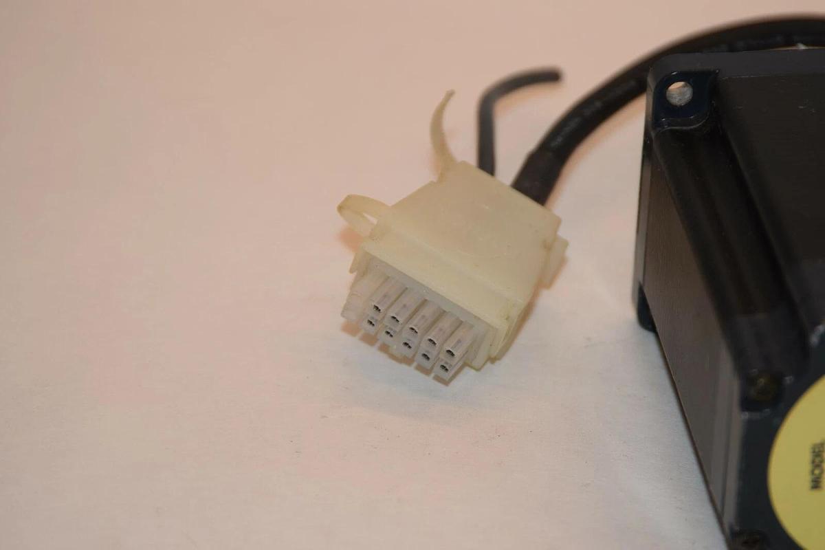 Used VEXTA ASMC69AC 4.24Vdc 1.1A Closed Loop Stepper Motor