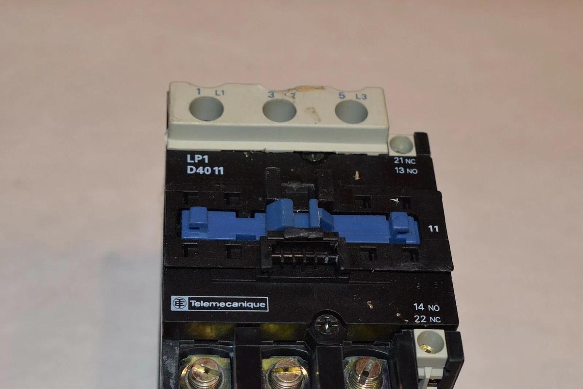 Used TELEMECANIQUE LP1 D4011 24V COIL 60A CONTACTOR