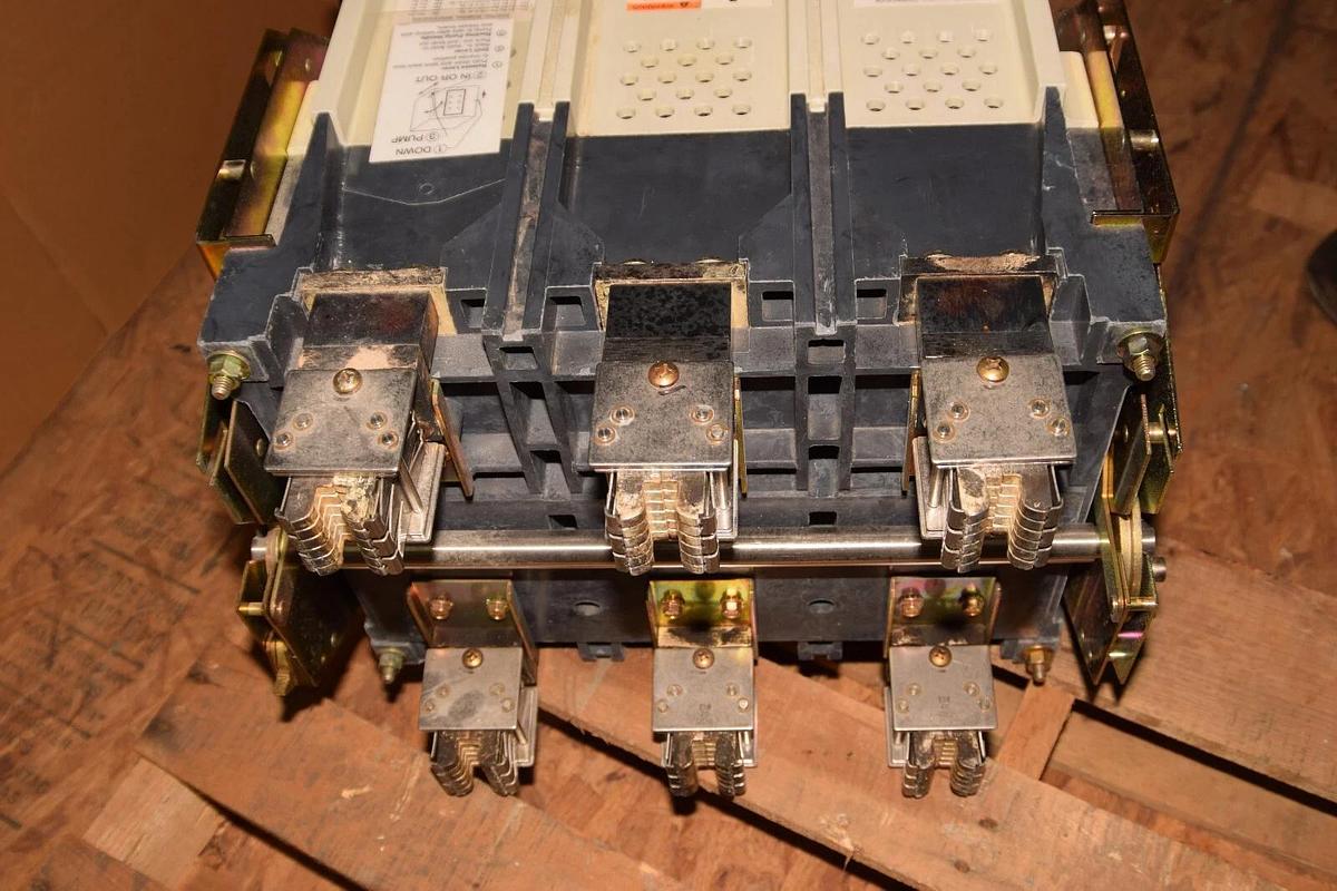 Used SIEMENS SBS0808 SBS 800 CIRCUIT BREAKER 800A 3P 600V 800A  SBSB800 SBS0808DV