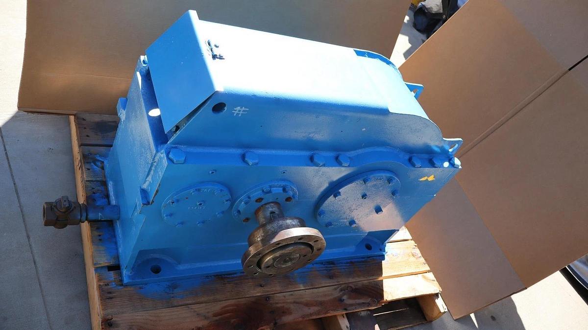 FALK 2090Y1-S Enclosed Gear Drive Speed Reducer Gearbox Ratio 3.65 SF 1.51