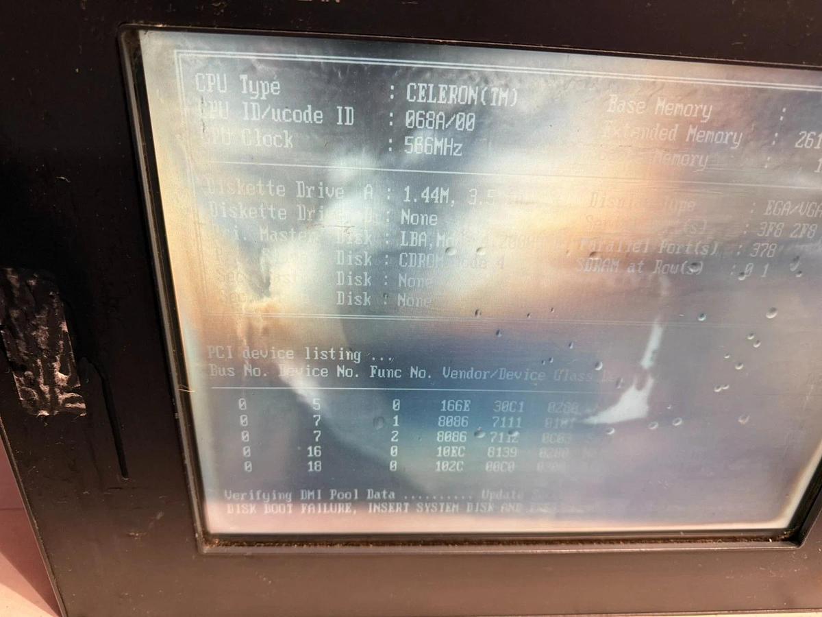 Used Schneider Electric Magelis iPC Control Box MPCBN02NAA0N Front Pane MPCNT50NNN00N