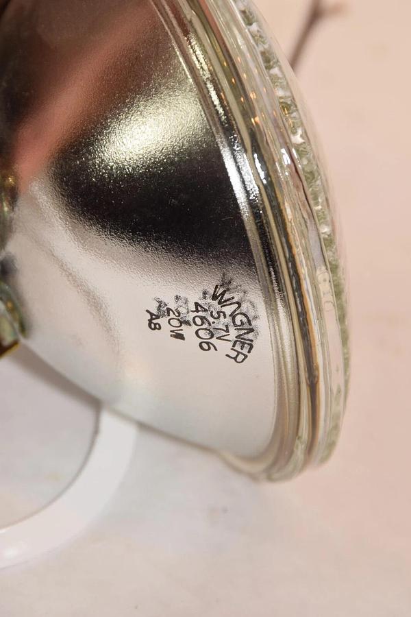 (New) 0000137019 S6L100-80 VINTAGE Ratrod Automotive Head light 5.7V 20W Bulb