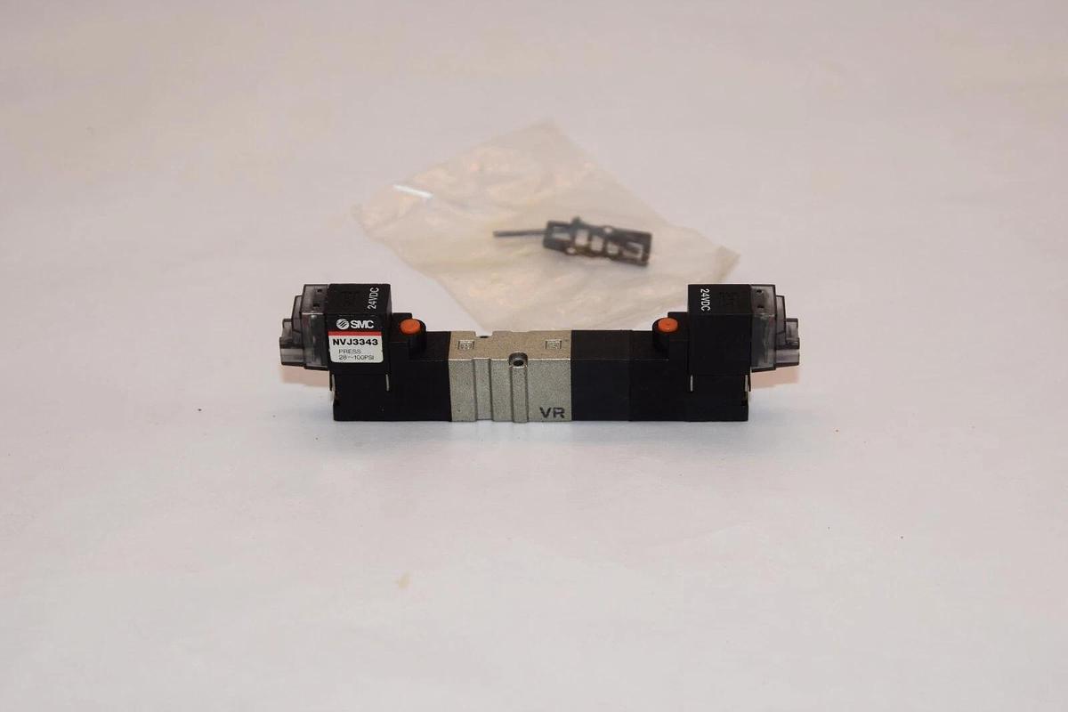 (NEW) SMC NVJ3343 24V Coil Solenoid Valve W/Gasket