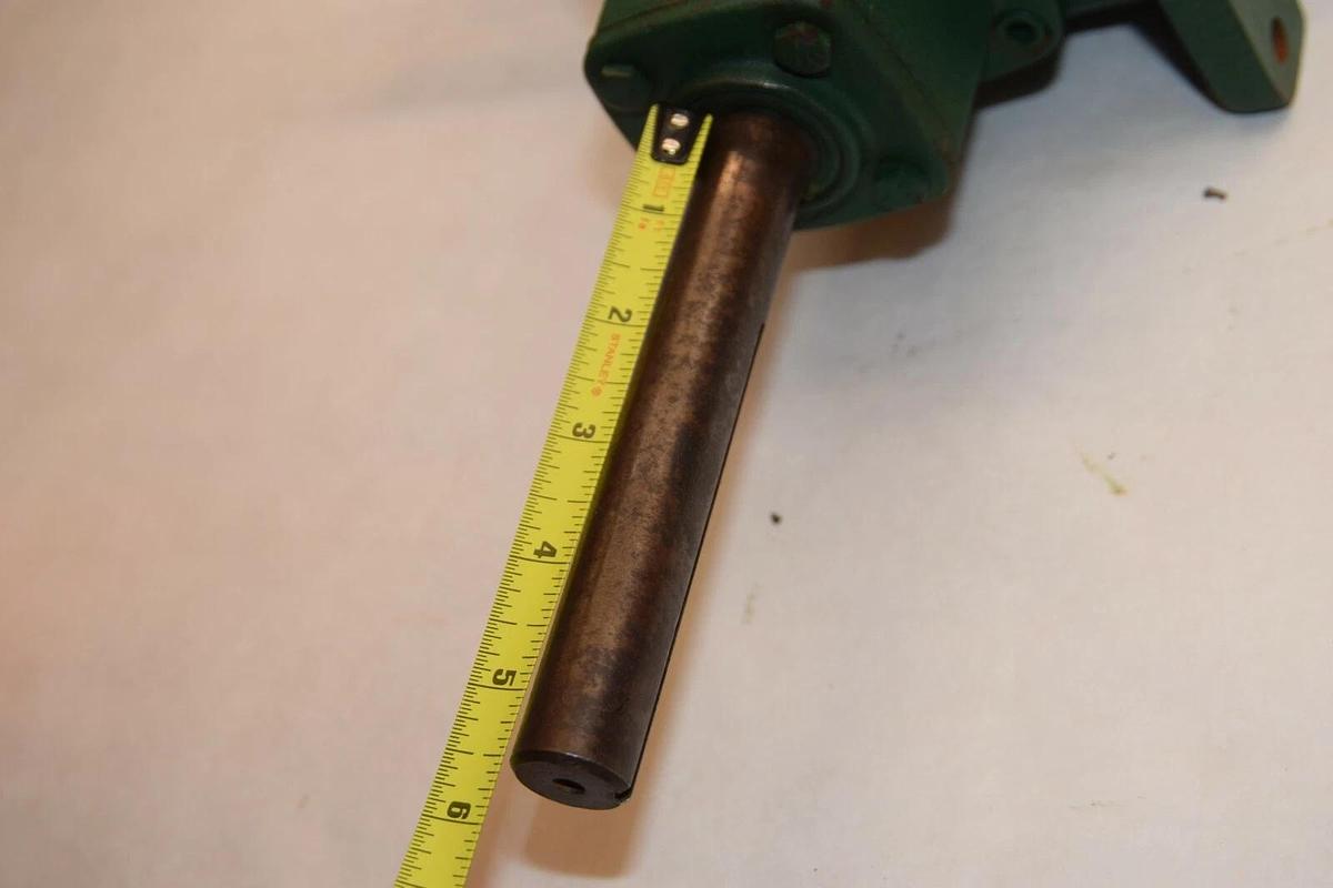 HUB CITY 0221-16991 RA1 Ratio 1/2 1:2 F SR Dual Shaft Rt Angle Gear Reducer NEW