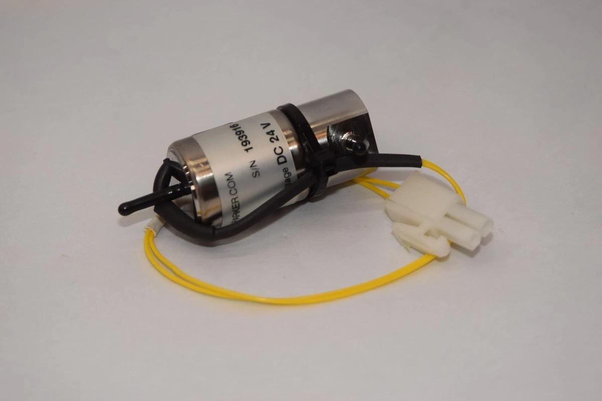 Used PARKER 003-0832-900 Vac-100-PSIG Series 3 Miniature Valve