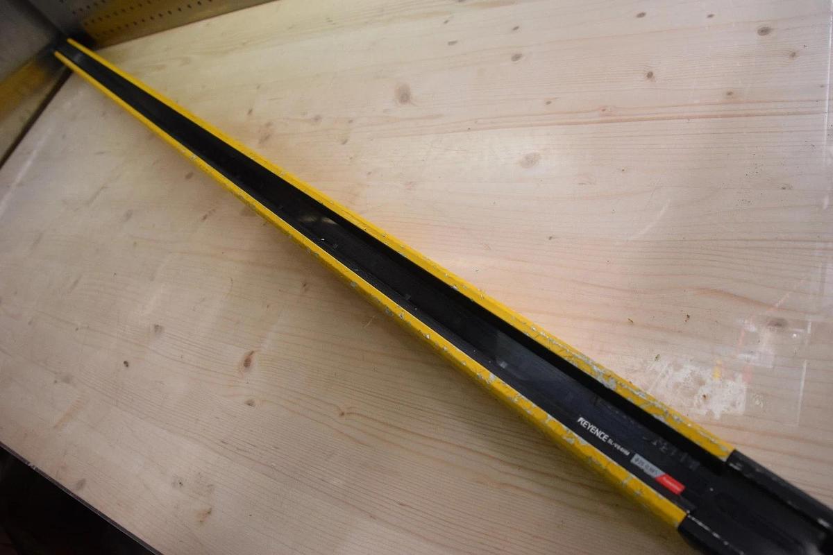 Used KEYENCE SL-V64HM-T 24V 130mA CLASS 2 TRANSMITTER SAFETY LIGHT CURTAIN
