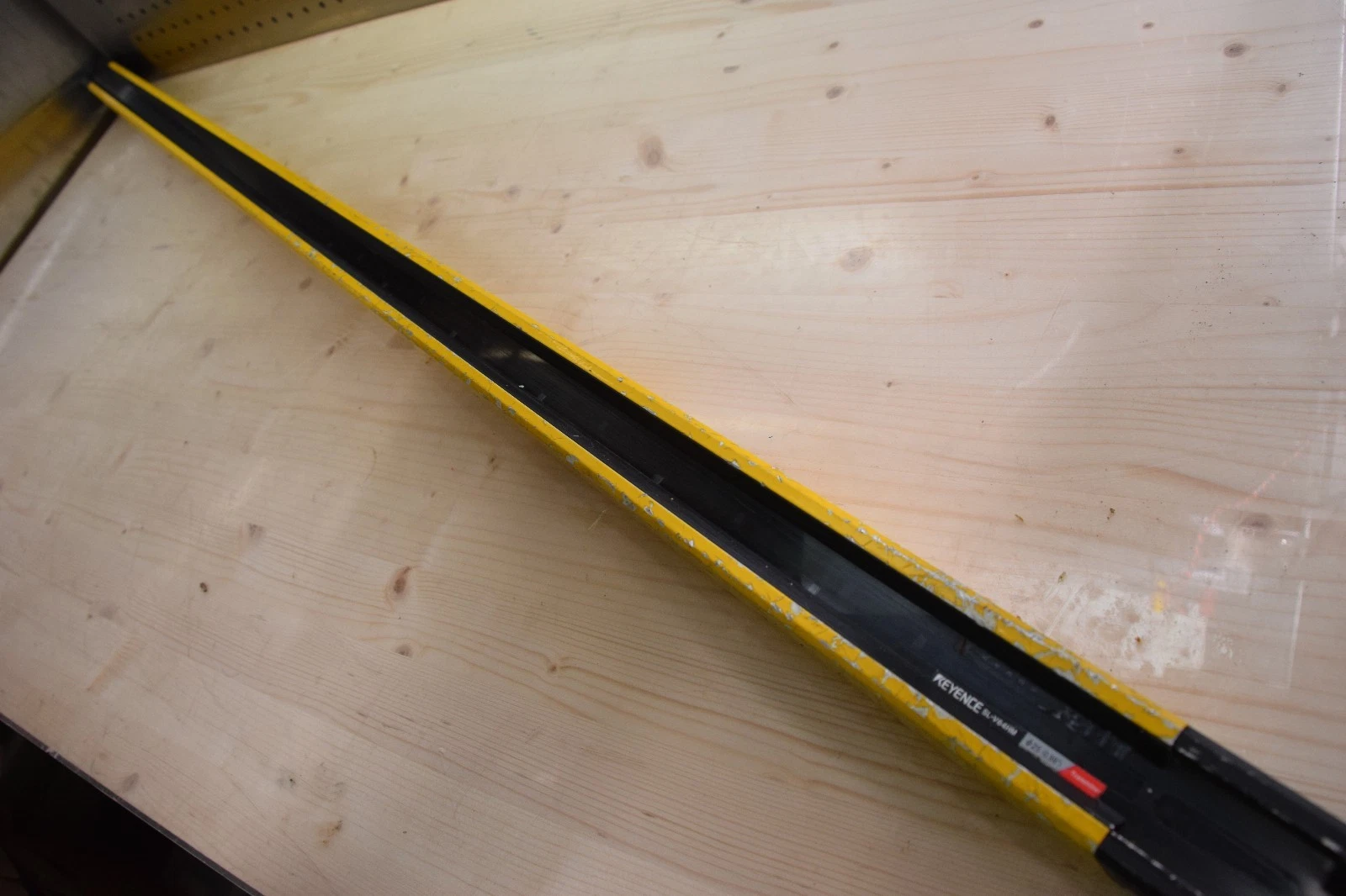 Used KEYENCE SL-V64HM-T 24V 130mA CLASS 2 TRANSMITTER SAFETY LIGHT CURTAIN